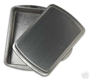 Doughmakers 9x13 Cake Pan with Lid