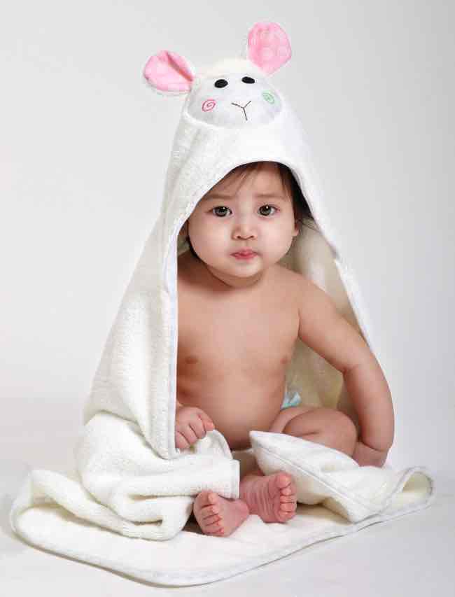 Hooded Baby Bath Towel | Lola the Lamb
